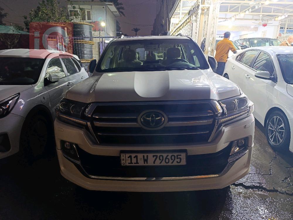 تۆیۆتا لاند کروزەر